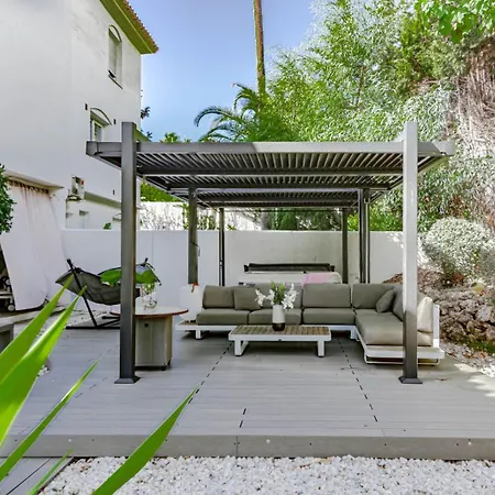 Ivy - Scandinavian In Nueva Andalucia Apartment