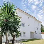 Ivy - Scandinavian In Nueva Andalucia דירה מארבלה