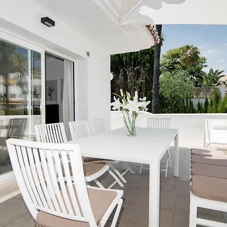 Ivy-modern 3 Bedroom Private Garden Apartment Marbella
