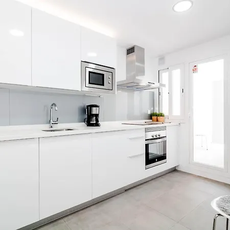 Ivy-modern 3 Bedroom Private Garden Marbella