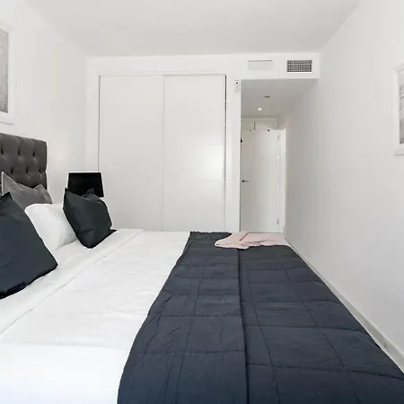 Apartment Ivy-modern 3 Bedroom Private Garden Marbella