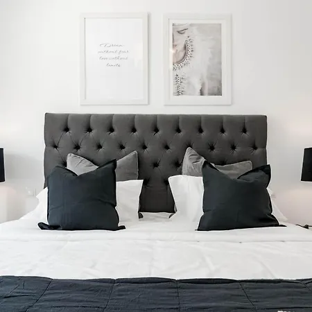 Apartment Ivy-modern 3 Bedroom Private Garden *