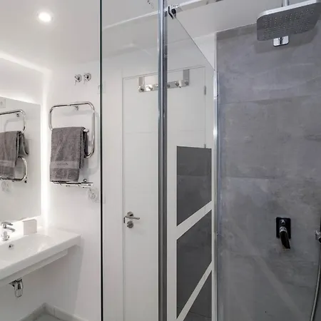 Ivy-modern 3 Bedroom Private Garden Apartment Marbella