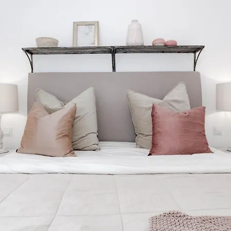 Ivy - Scandinavian In Nueva Andalucia Lejlighed *