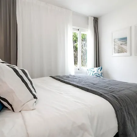 Apartment Ivy-modern 3 Bedroom Private Garden