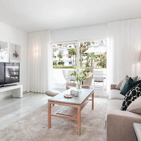 Ivy - Scandinavian In Nueva Andalucia Lejlighed *