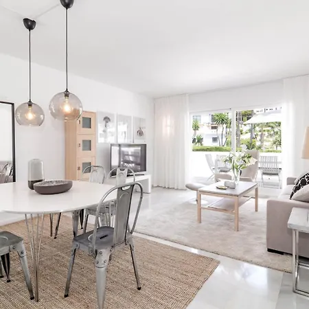 Ivy-modern 3 Bedroom Private Garden Marbella