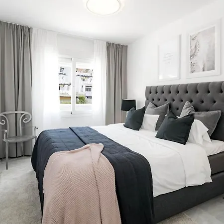 Ivy - Scandinavian In Nueva Andalucia Apartamento *
