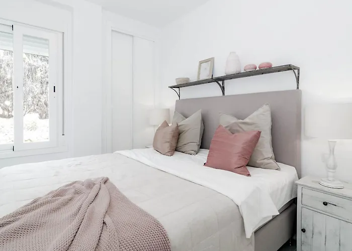 Ivy - Scandinavian In Nueva Andalucia Appartement *