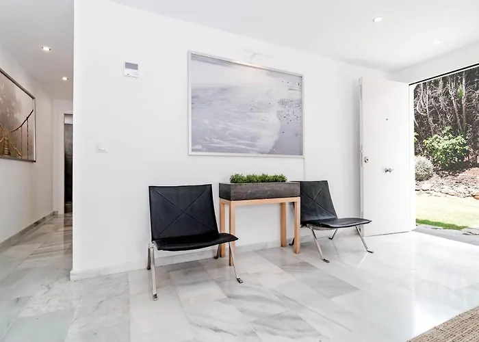 Ivy - Scandinavian In Nueva Andalucia 아파트 *