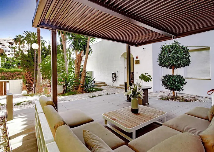 Ivy - Scandinavian In Nueva Andalucia 아파트 *